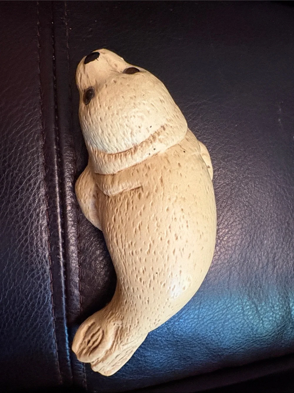 Beige Seal Homco ? Vintage Seal Figurine Home Interior?? Resin?? Homco??